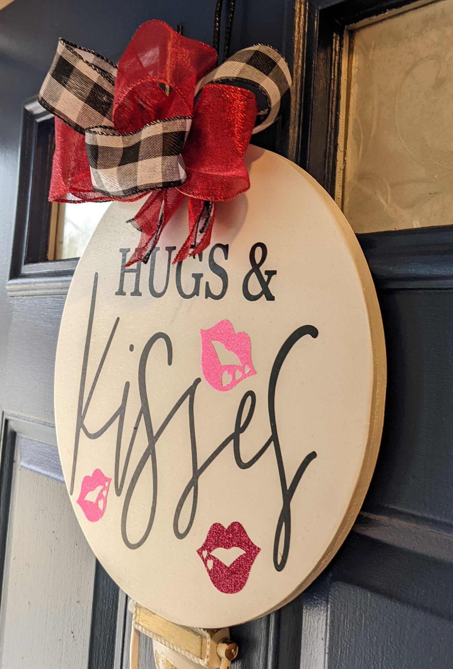 Valentines Front Door Decor ,Hugs and Kisses , Valentines Wreath , Valentines Door Hanger ,Door Wreath , Housewarming Gift ,Home Decor
