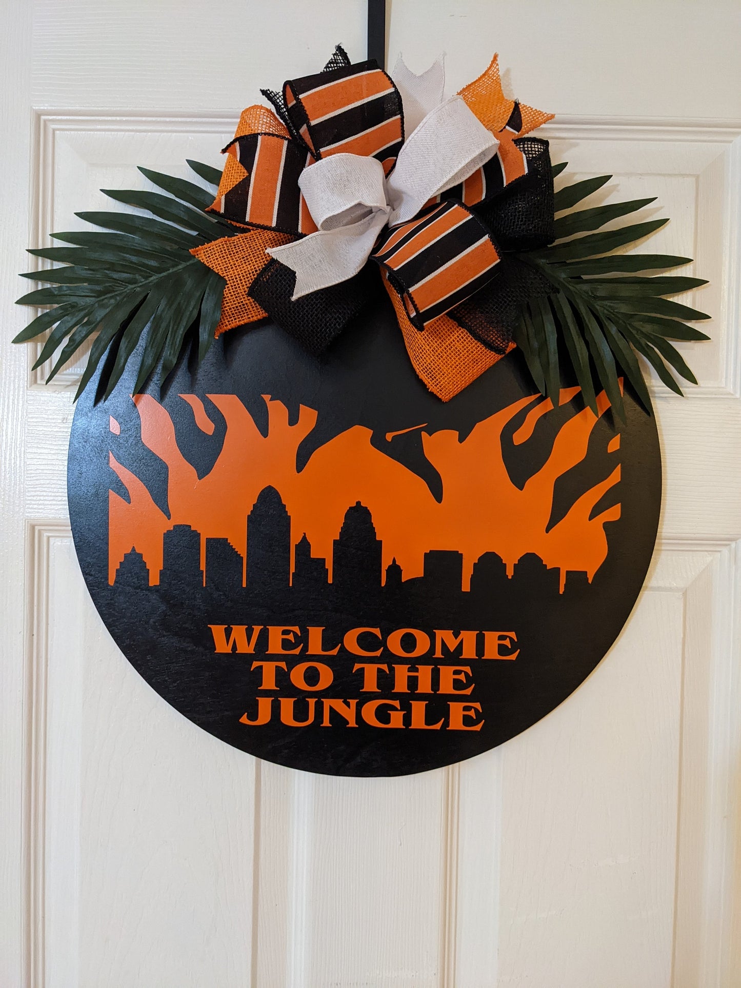 Cincinnati Bengals Door Hanger, WHO DEY, Football Door Sign, Wreath Football ,Bengals Wreath Home Sign, Welcome to The Jungle